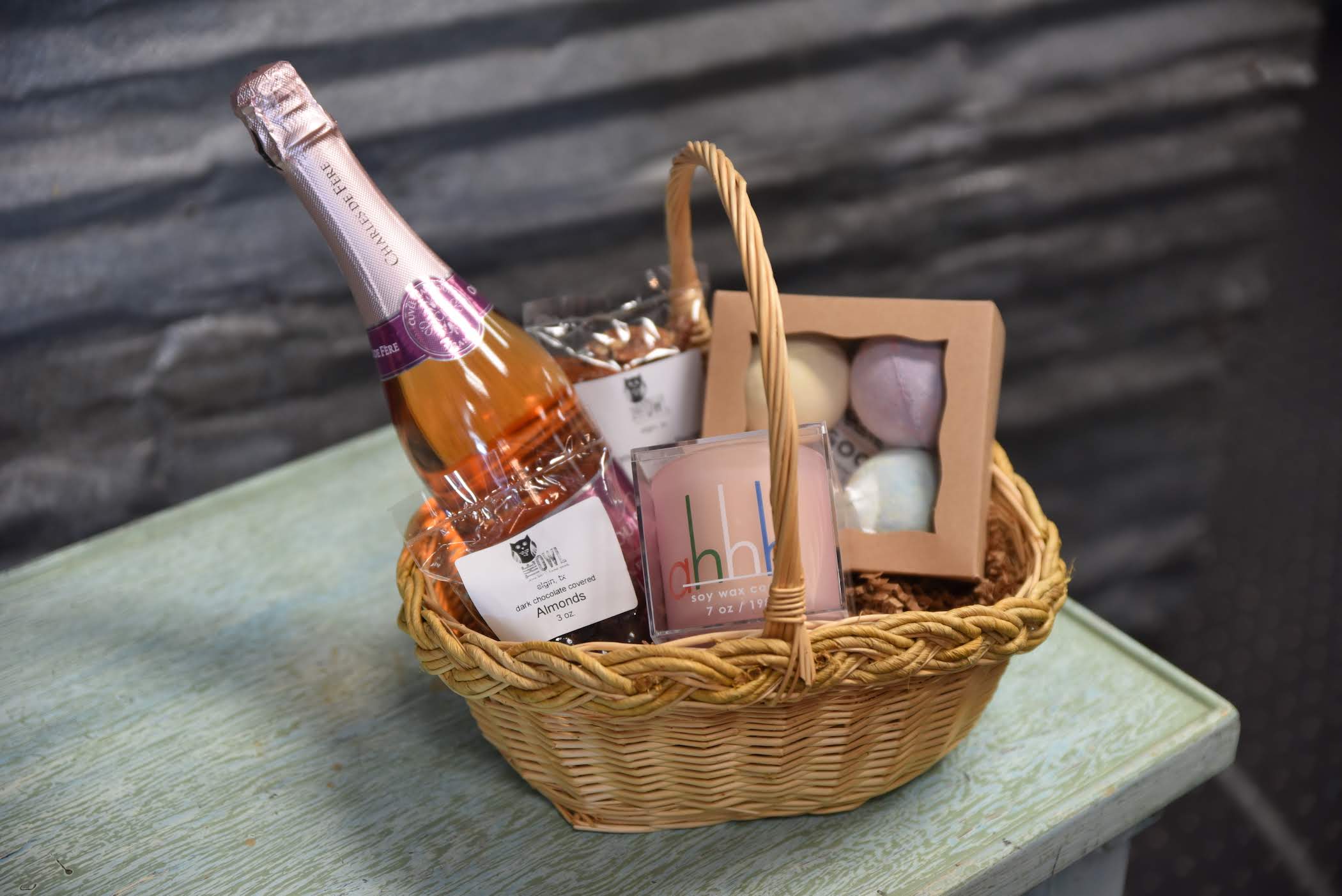 Mother's Day Sparkling Wine Gift Basket